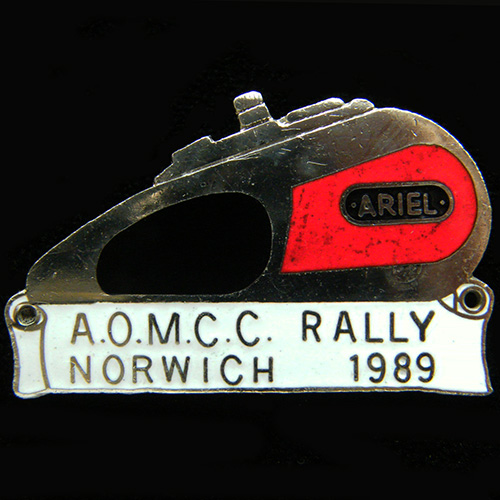 Ariel Owners M C C Lapel Badge