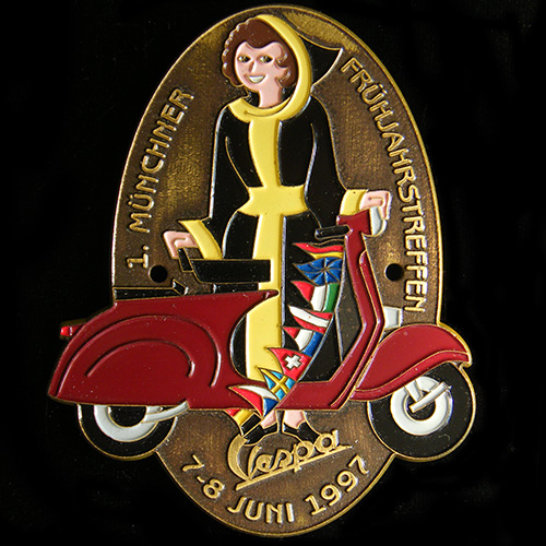 Vespa Club badge non-UK