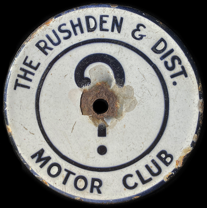 Rushden & District Query Motor Club car badge