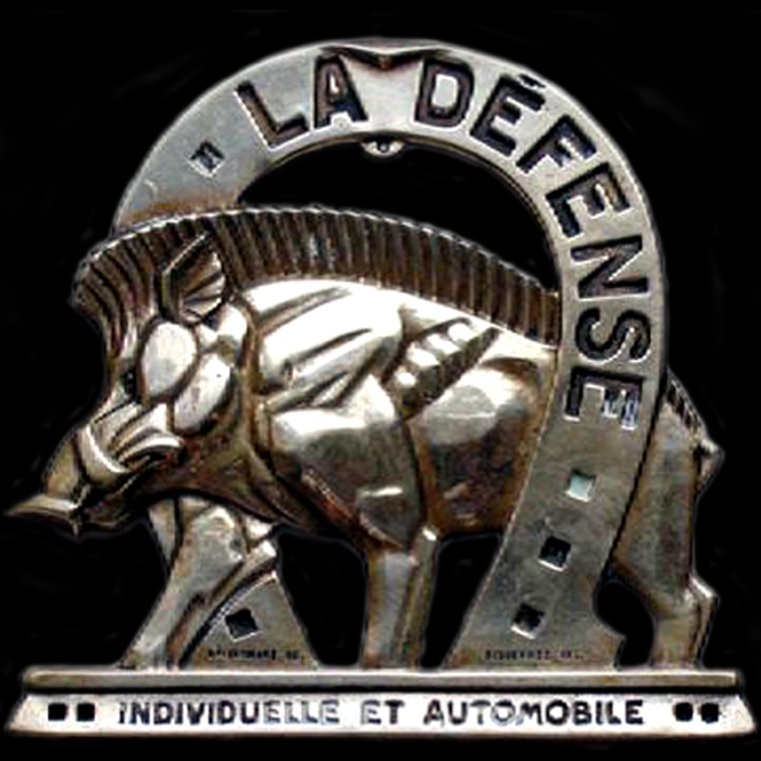 La Defense car badge