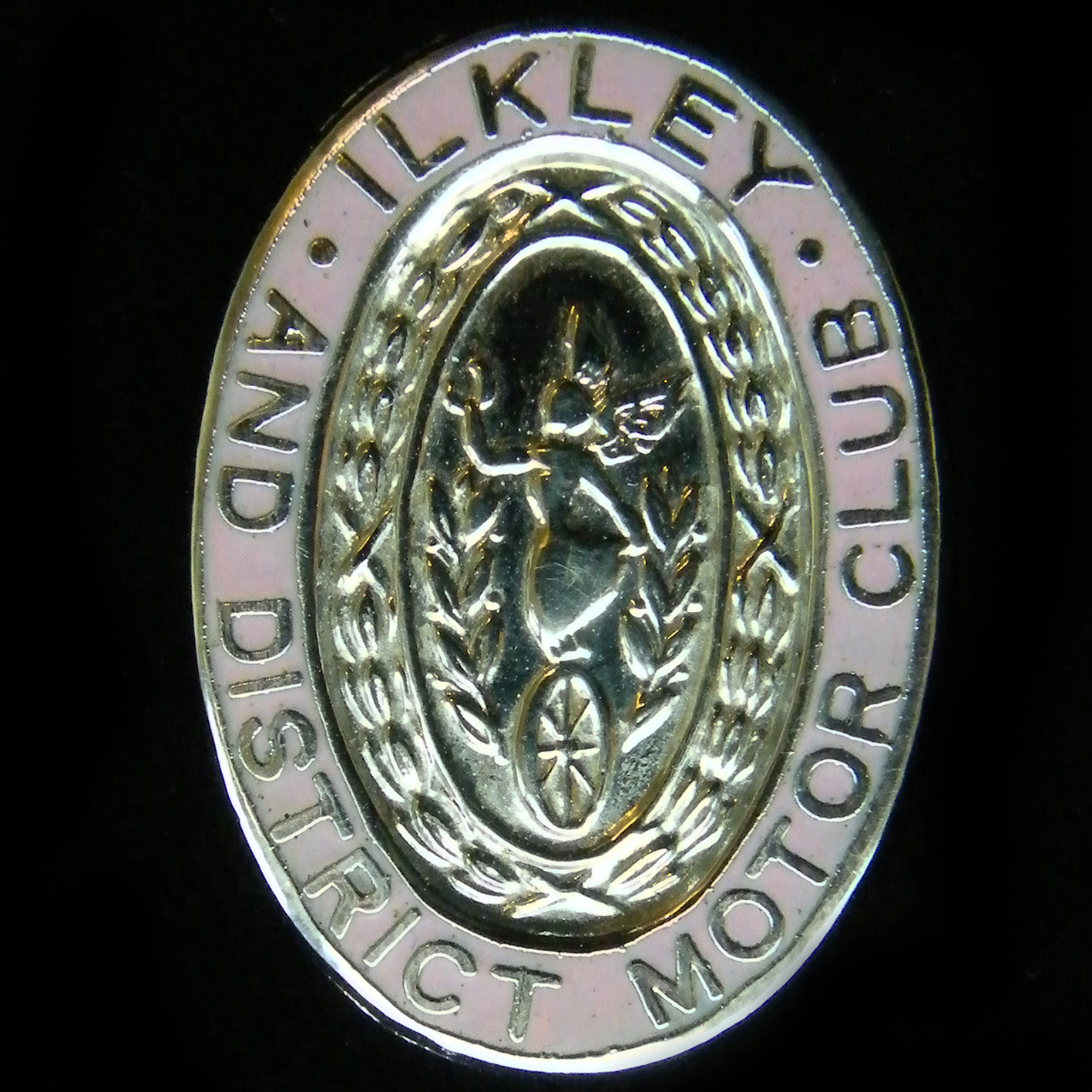 Ilkley and District Motor Club pin Badge