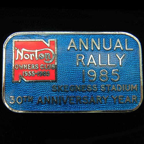Norton Owners Club pin badge