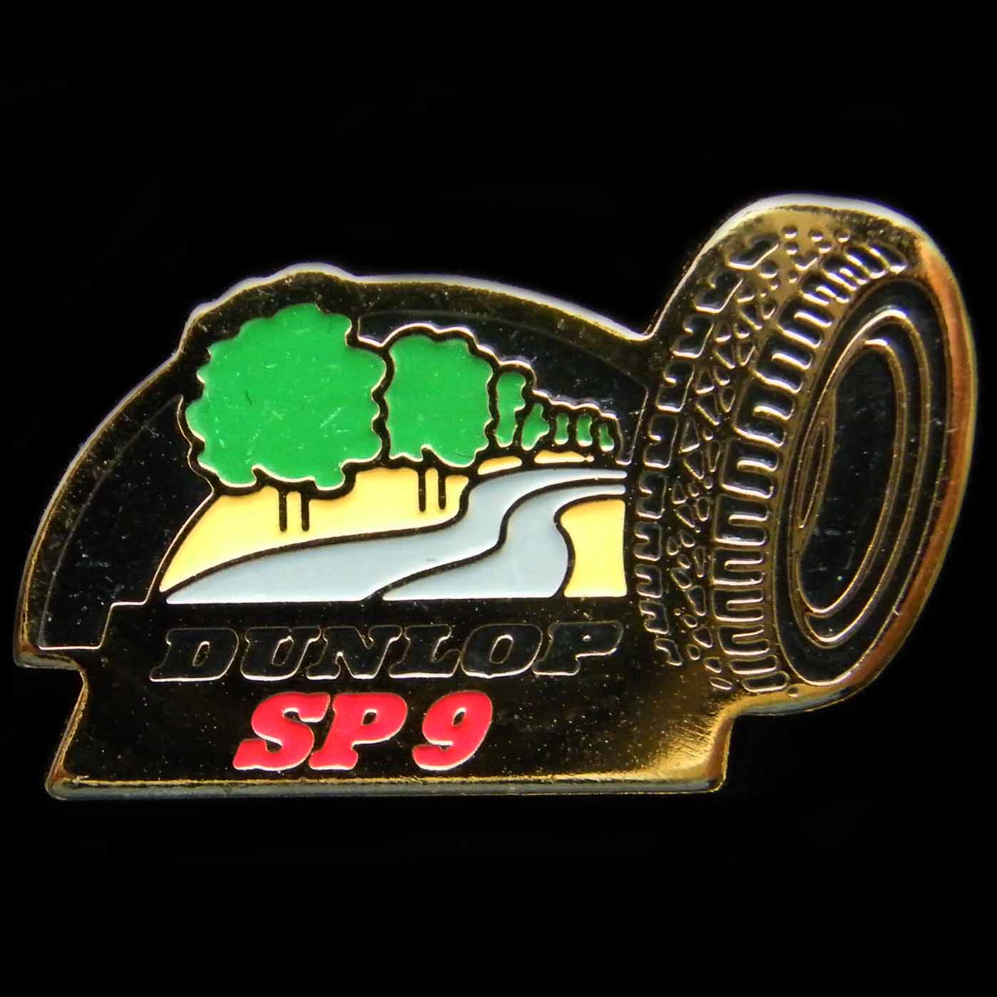Dunlop Tyre pin badge