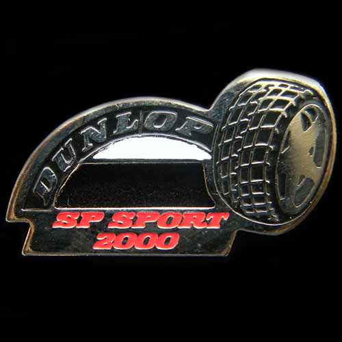 Dunlop Tyre pin badge