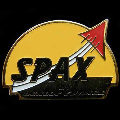 Dunlop Tyre pin badge