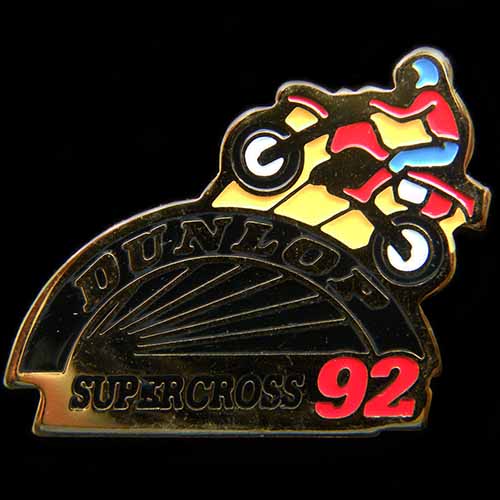 Dunlop Tyre pin badge