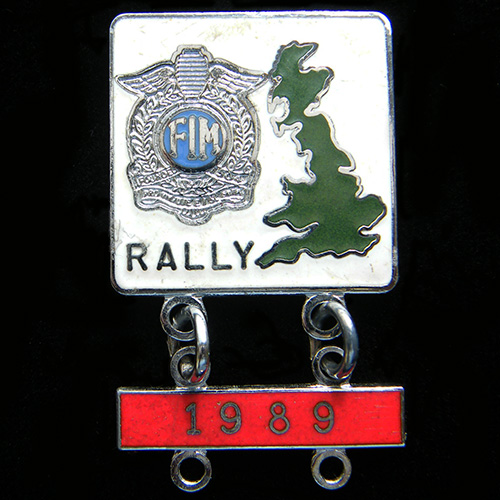FIM Rally pin badge