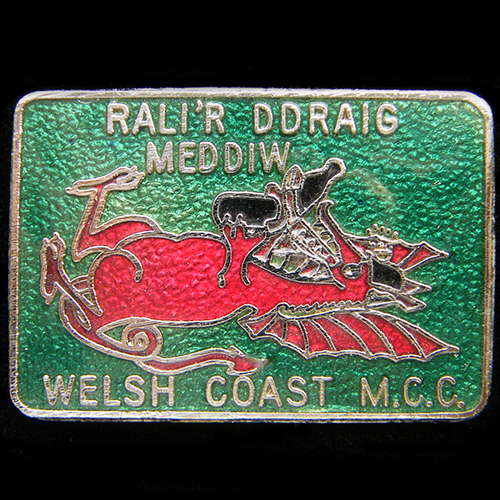 Rali'r Ddiw Meddiw pin badge