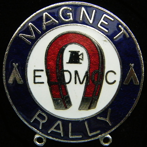 Magnet Rally pin badge