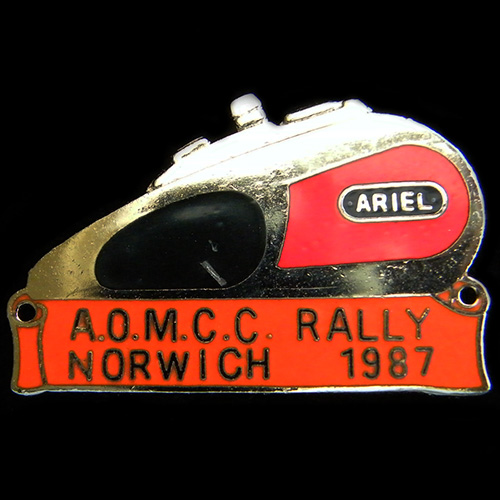 Ariel Owners M C C Lapel Badge