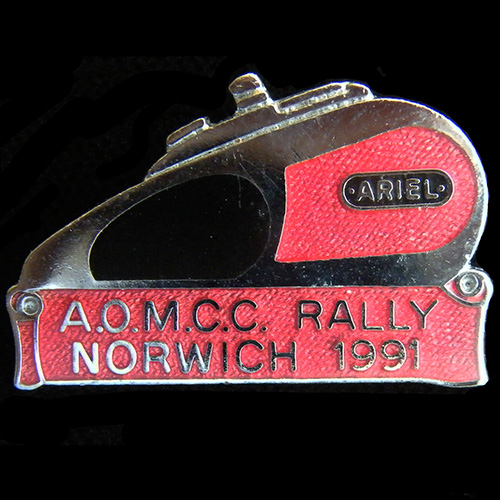 Ariel Owners M C C Lapel Badge
