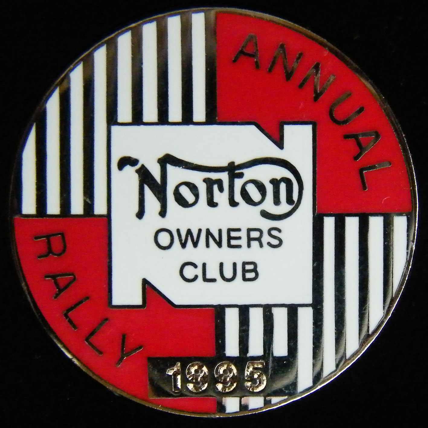 Norton Owners Club pin badge