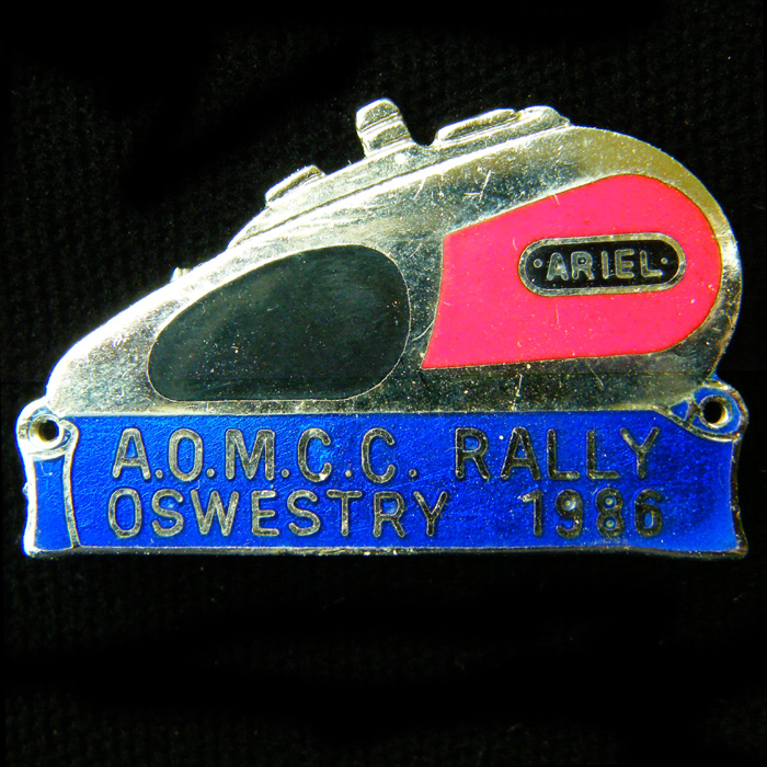 Aeriel Owners Motor Cycle Club pin badge
