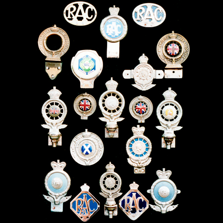 Display of Royal Automobile Club badges