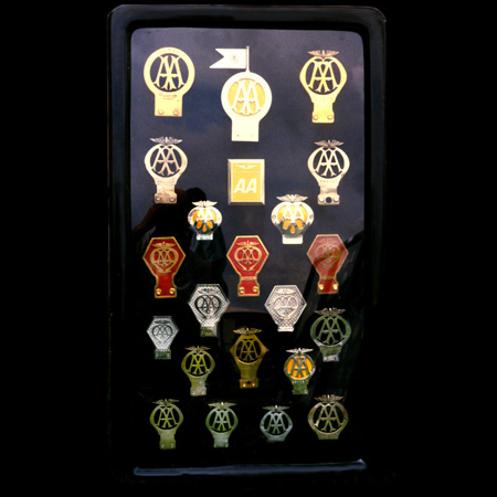 Display of Automobile Association badges (UK)