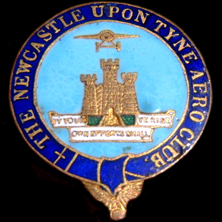 Newcastle Upon Tyne Aero Club lapel badge