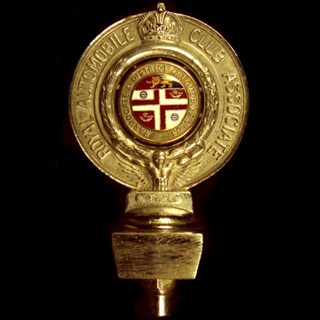 Royal Automobile Club Associate Harrogate & District Automobile Club Car Badge  